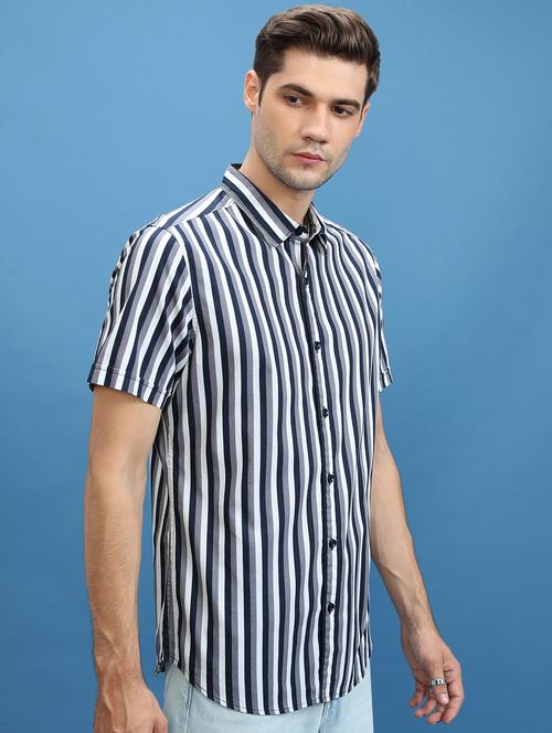 men striped casual shirt - 21488634 -  Standard Image - 0