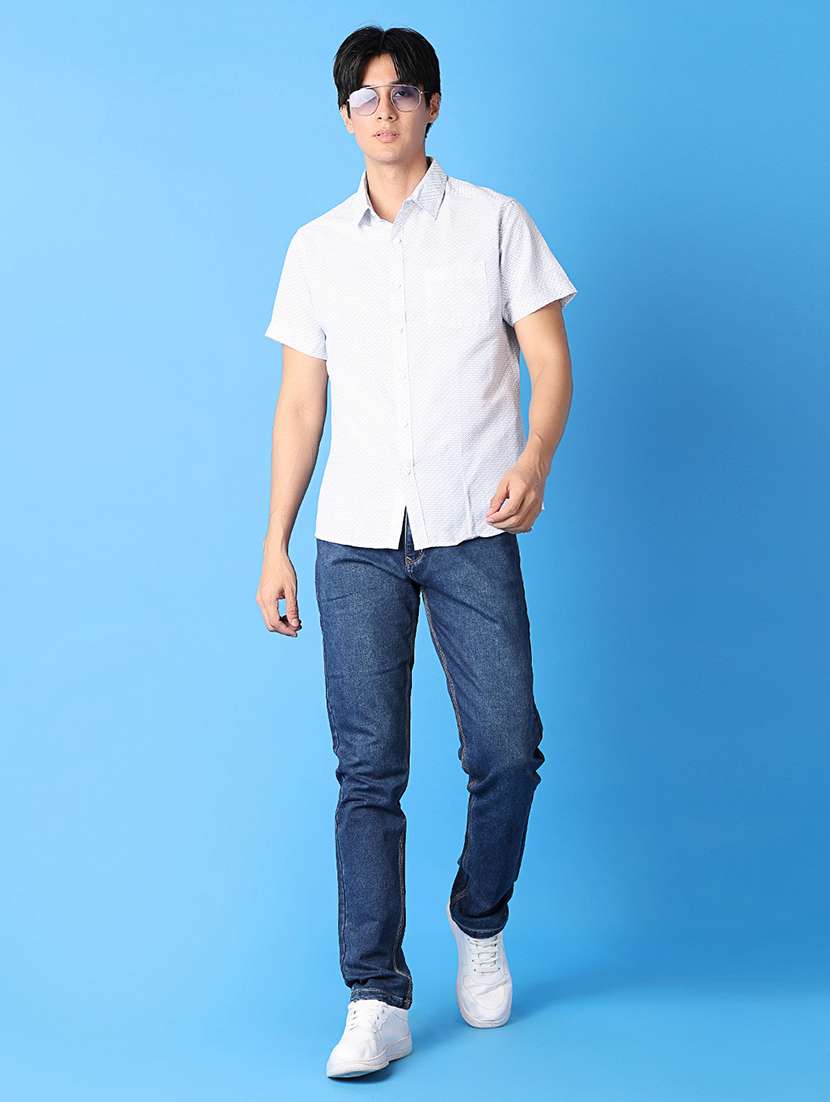 men blue plain jeans - 21489405 -  Standard Image - 4