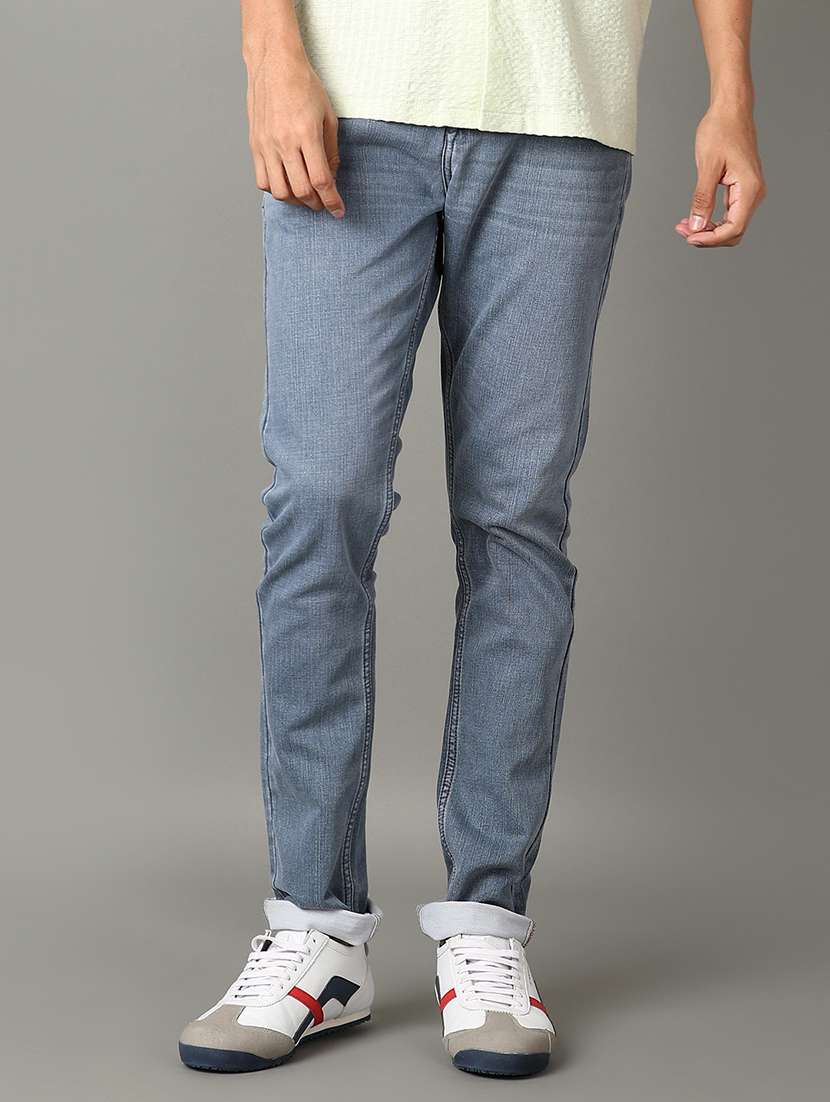 men light blue plain jeans - 21490036 -  Standard Image - 1