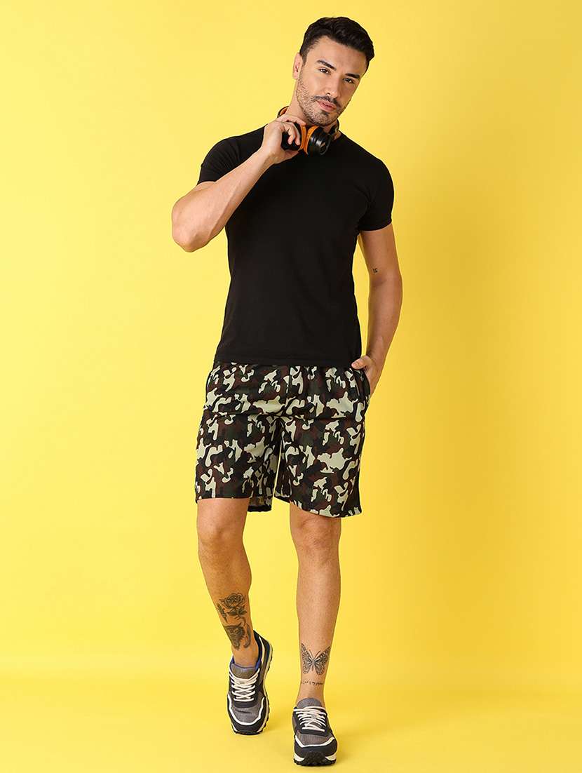 men camouflage printed shorts - 21490094 -  Standard Image - 4