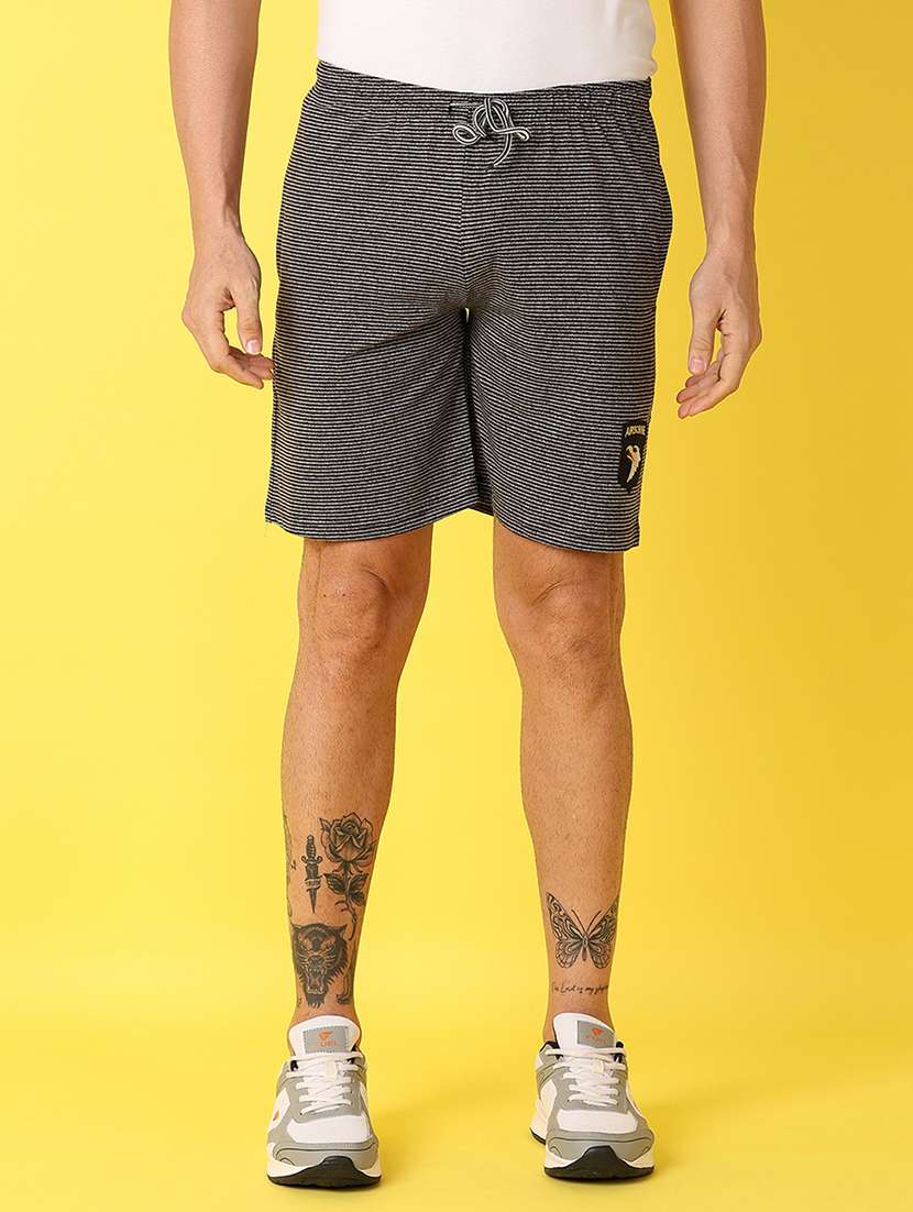 men mid-rise stripes short