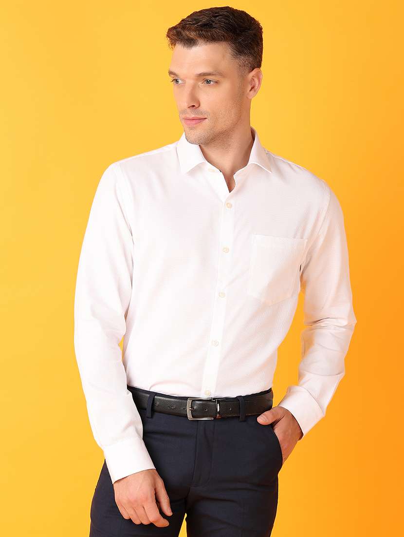 men self design long sleeves collared formal shirt