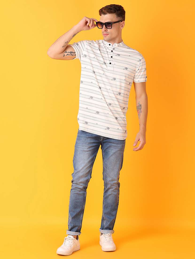 men blue plain jeans - 21491528 -  Standard Image - 4