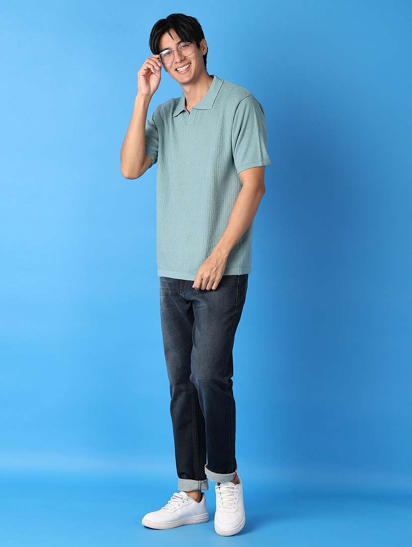 men blue plain jeans - 21492087 -  Standard Image - 4