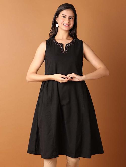 women black solid a-line kurta - 21492331 - Standard Image - 0