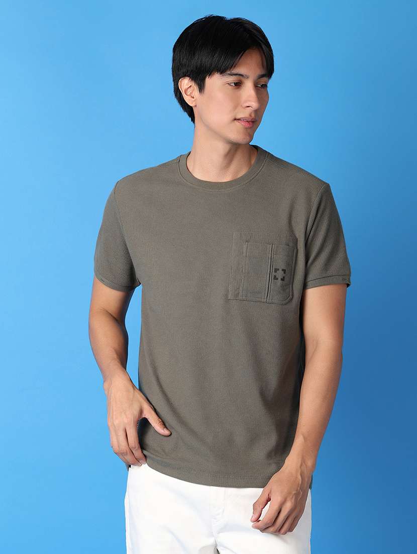 men olive regular fit solid t-shirt - 21492351 -  Zoom Image - 0