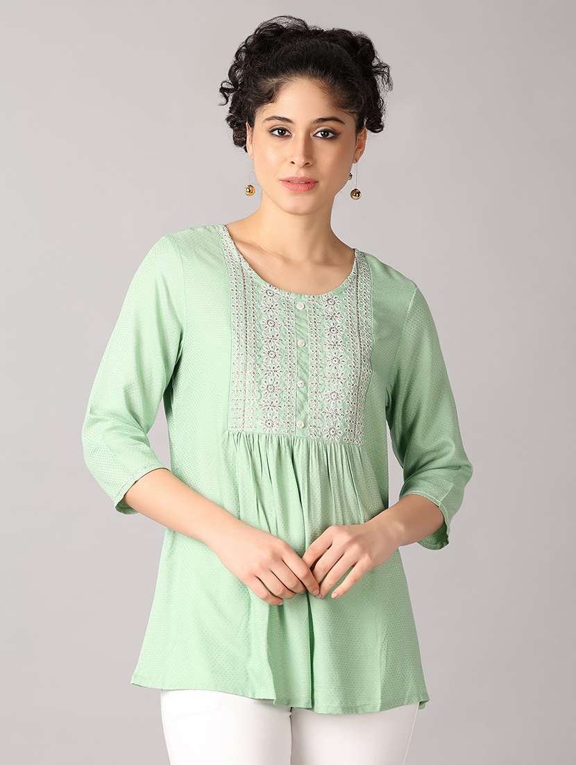 women self design round neck a-line top