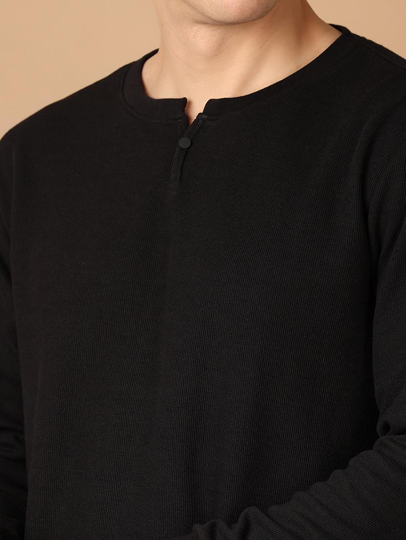 men black solid t-shirt - 21492867 - Standard Image - 4