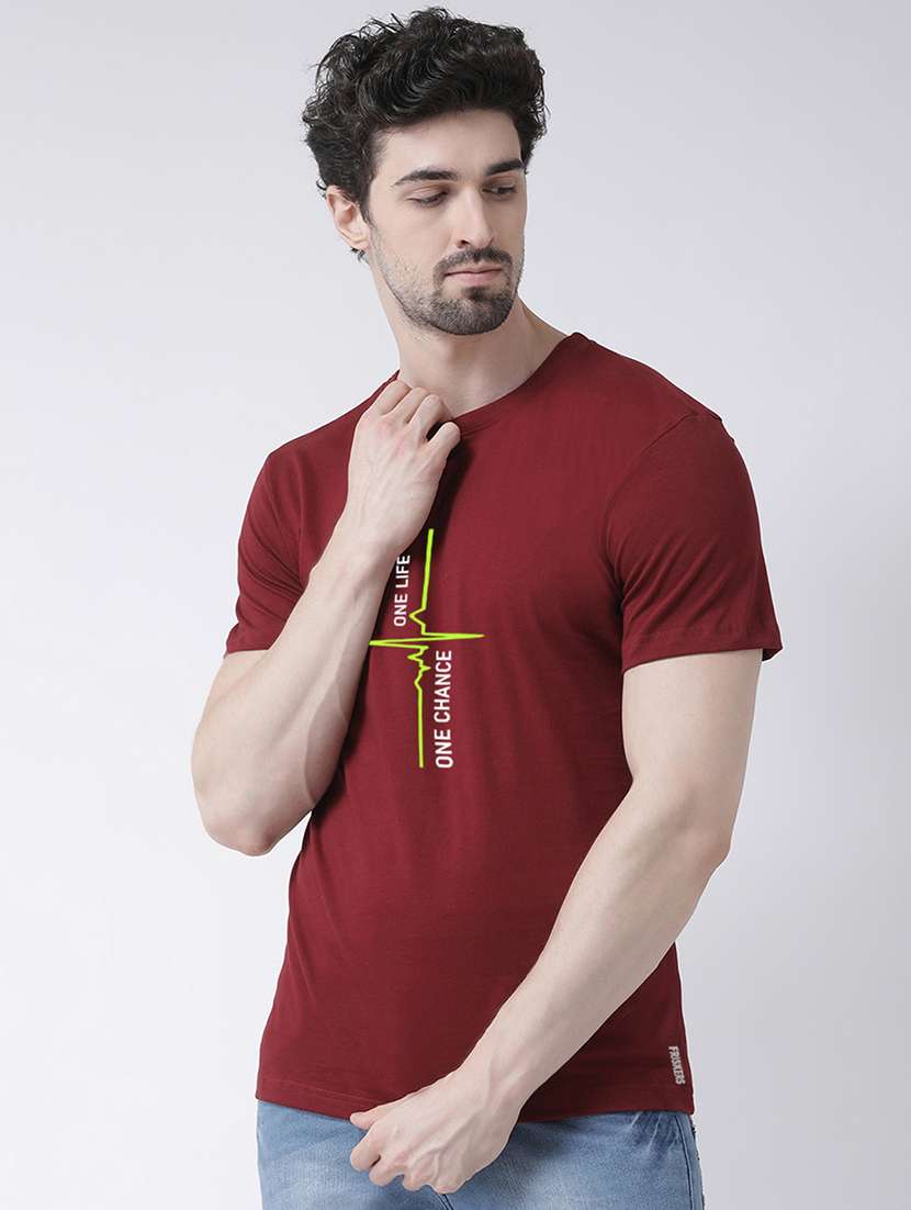 men round neck chest print t-shirt - 21493922 - Standard Image - 1
