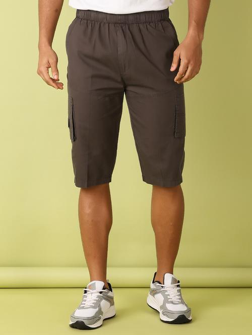 men solid three fourths - 21494462 - Standard Image - 0