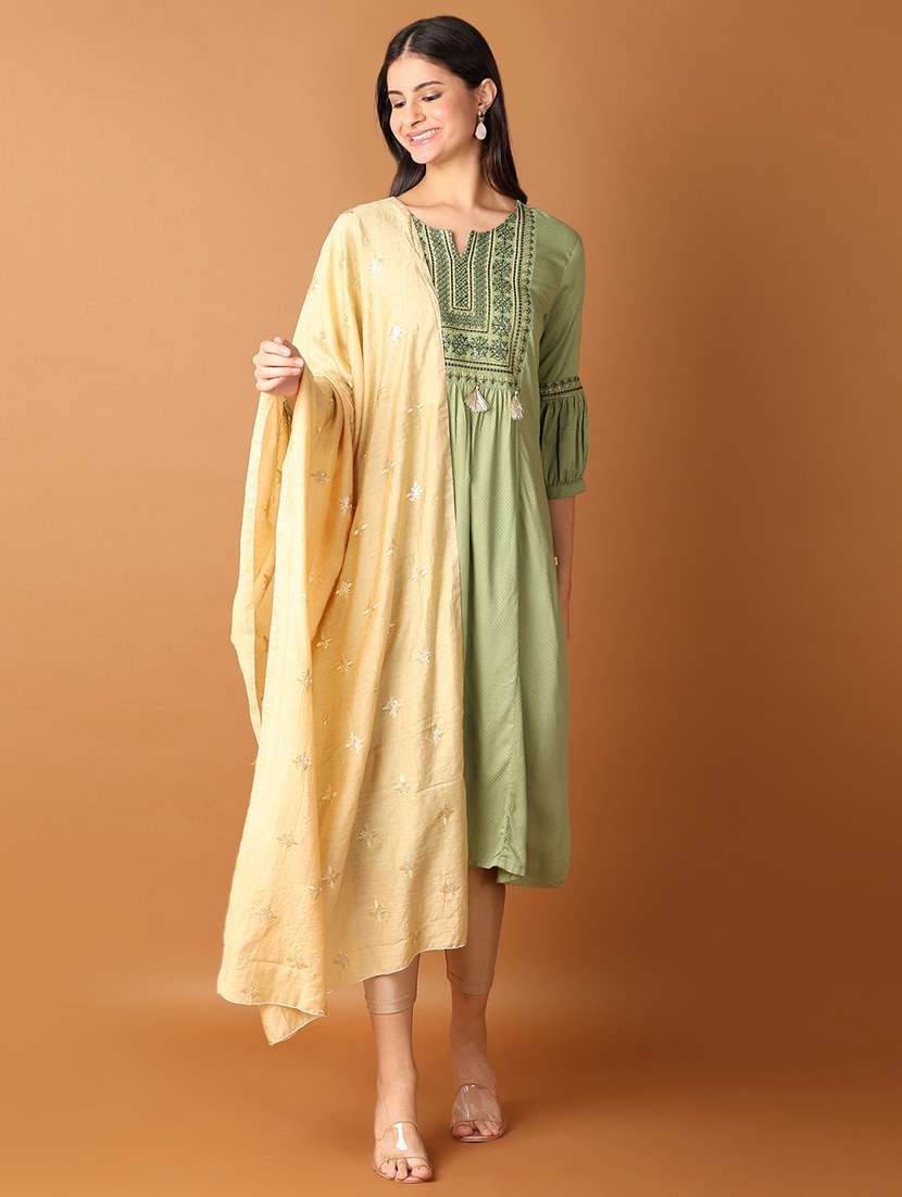 women gold embroidered dupatta - 21494513 -  Standard Image - 4