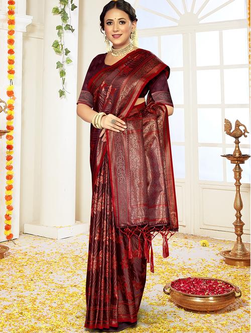 women self design banarasi saree with blouse - 21494728 -  Standard Image - 0