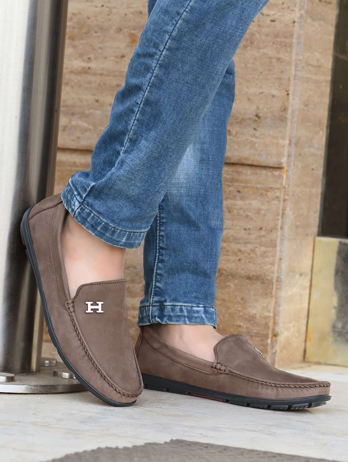 men slip on casual loafers - 21494904 -  Standard Image - 4