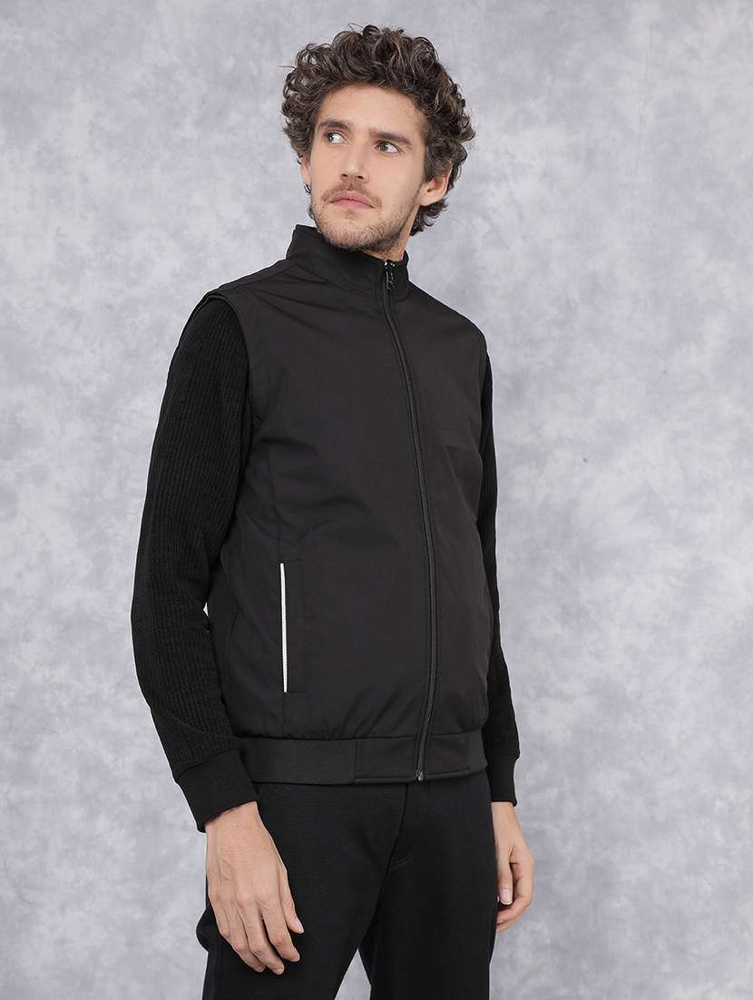 men black solid sleeveless casual jacket