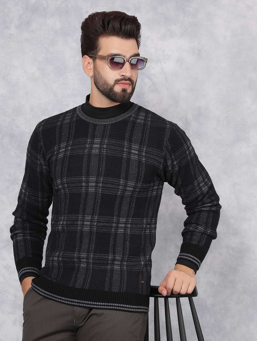 men black checked acrylic pullover - 21495833 -  Standard Image - 1