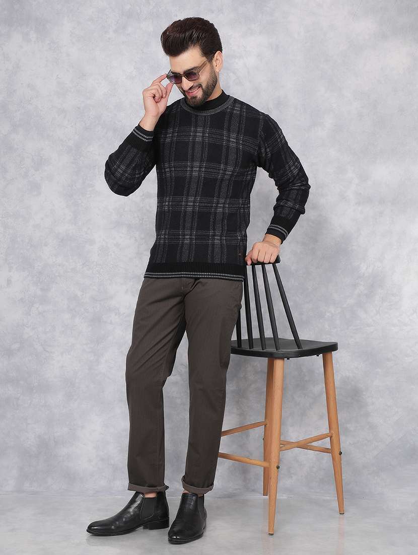 men black checked acrylic pullover - 21495833 -  Standard Image - 4