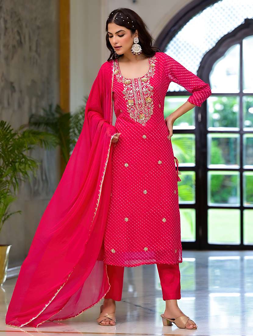 women pink kurta pant set with dupatta