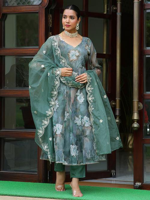 women three quarter sleeve kurta pant with dupatta set - 21497429 -  Standard Image - 0