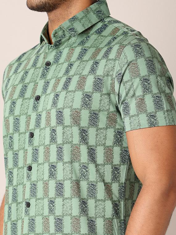 men printed collared short sleeves shirt - 21497576 - Standard Image - 4