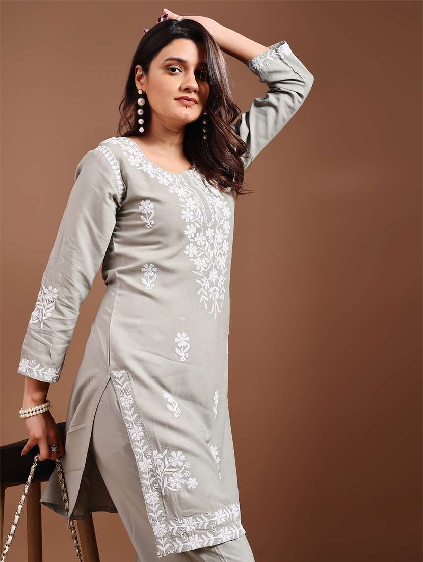women three quarter sleeve embroidered kurta palazzo set - 21497888 - Standard Image - 4