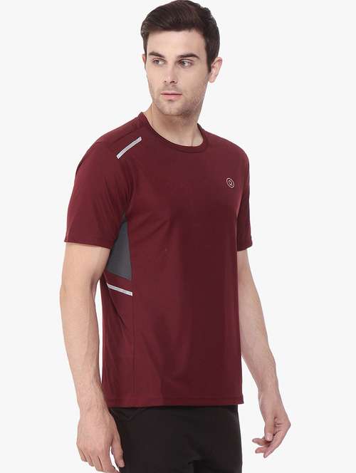 Men Solid Active Wear T Shirt