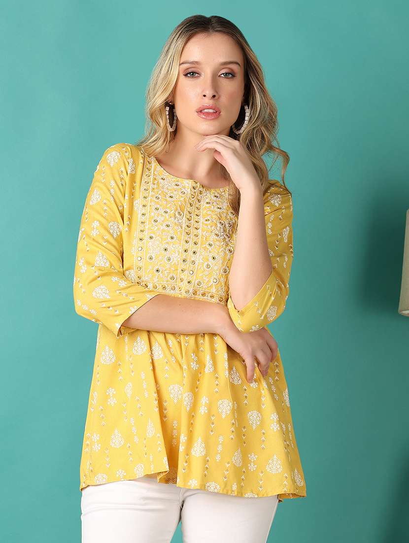 women three quarter sleeve flared kurti