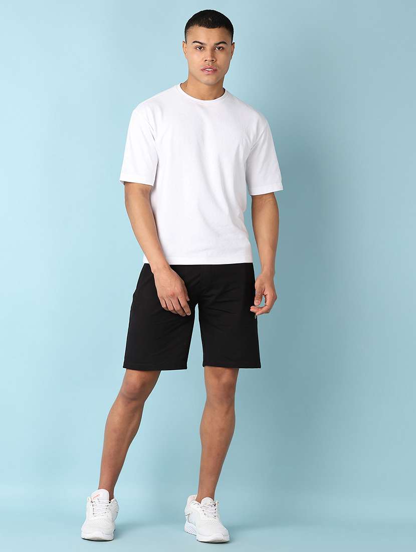 men solid mid rise relaxed fit short - 21501831 -  Standard Image - 4