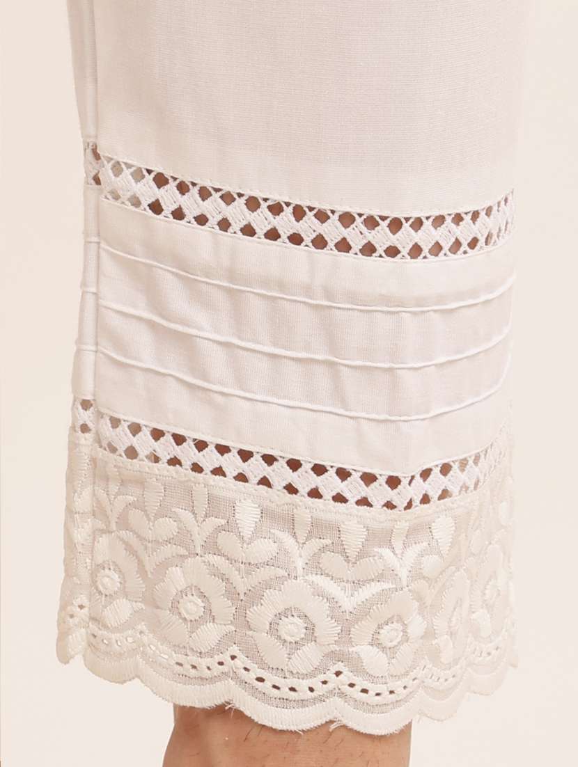 women white cotton lycra cigarette pants  - 21502219 -  Standard Image - 4