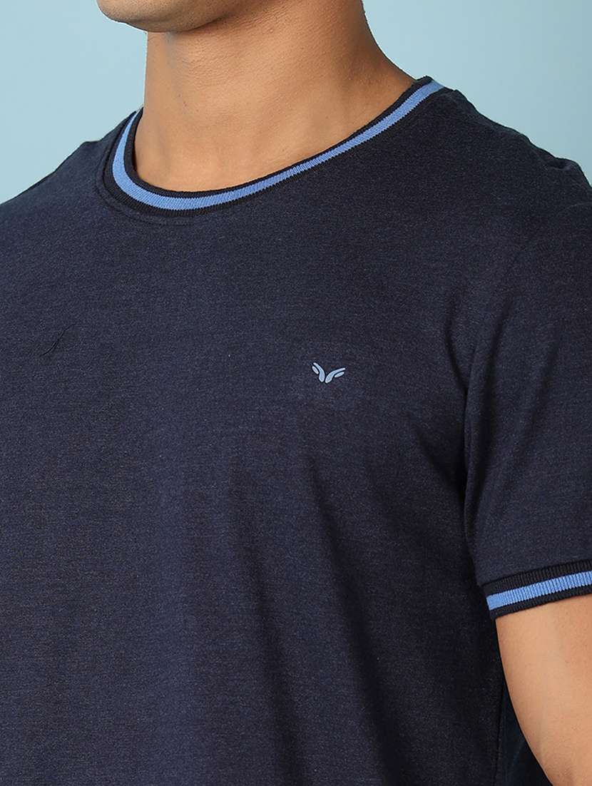 men round neck plain t-shirt - 21502262 -  Standard Image - 4