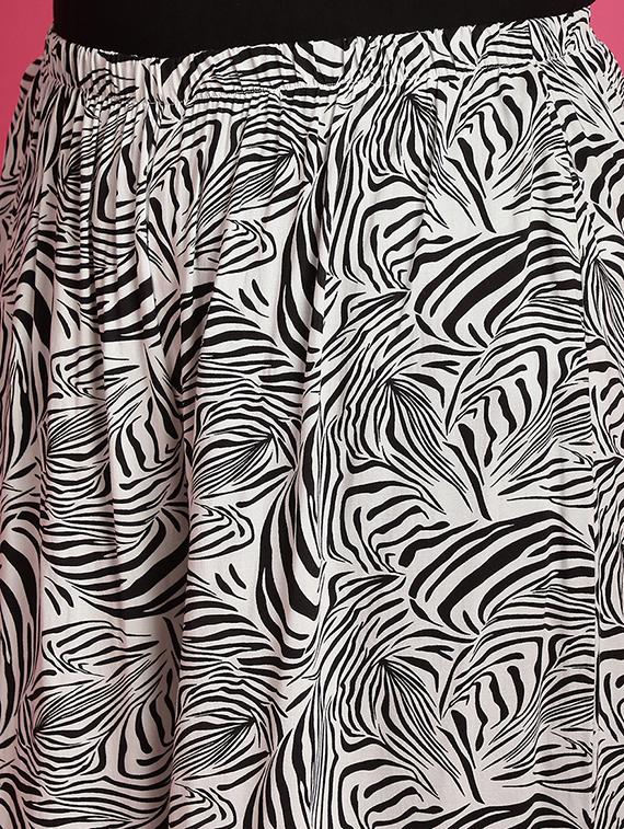 women high-rise printed wide leg trouser - 21502802 - Standard Image - 4