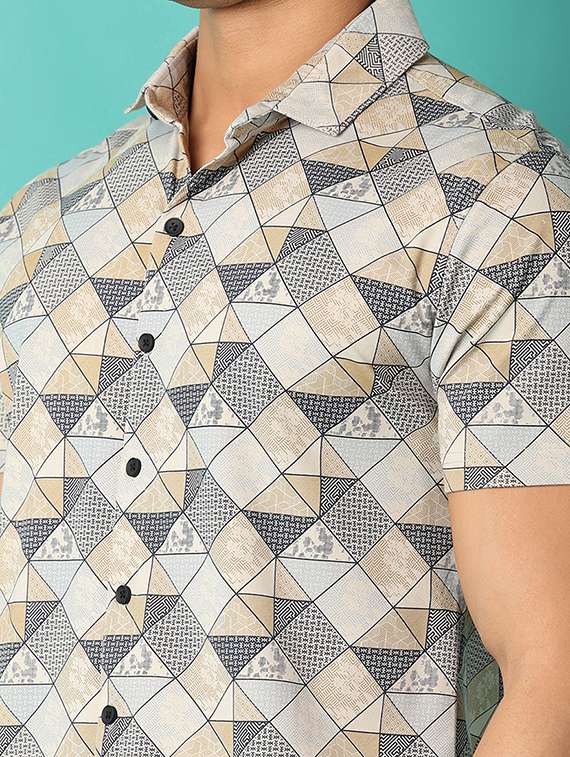 men short sleeves printed casual shirt - 21503480 -  Standard Image - 4