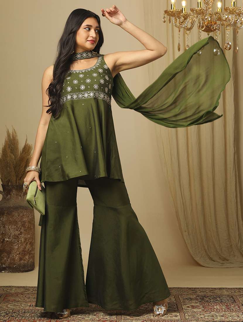 women's green zari floral embroidered yoke with sequinned detail tunic & gharara pants with choker dupatta co-ord set