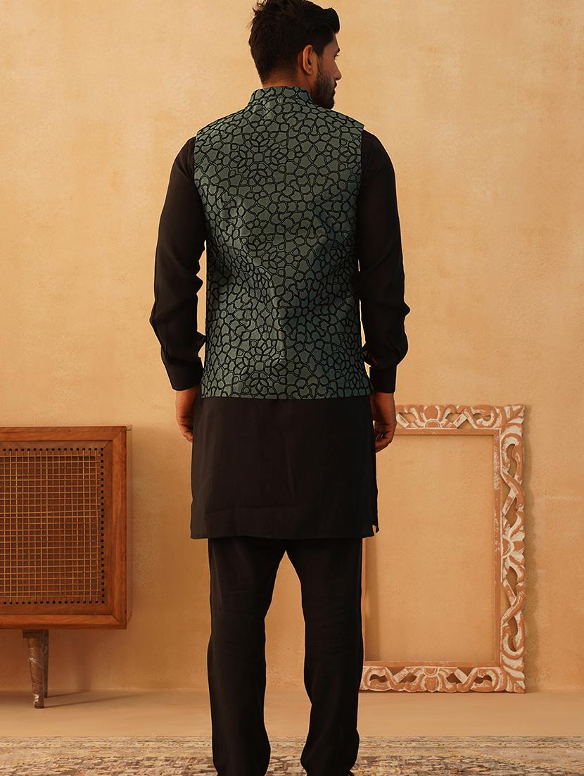 men embroidered kurta pyjama with jacket ethnic wear set - 21505303 - Standard Image - 4