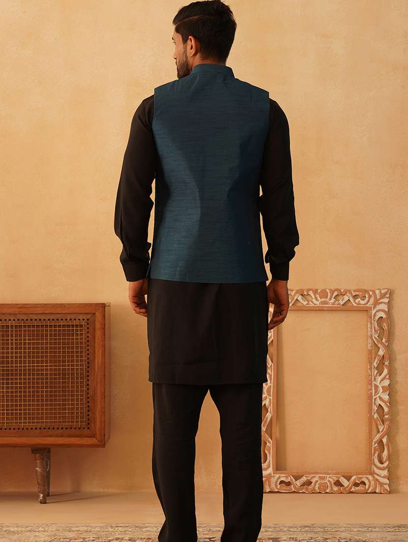 men embroidered kurta pyjama with jacket ethnic wear set - 21505307 - Standard Image - 4