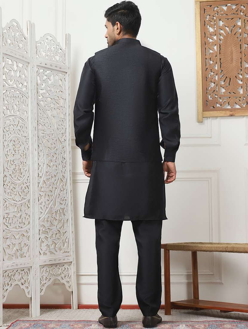 men embroidered kurta pyjama with jacket ethnic wear set - 21505308 - Standard Image - 4