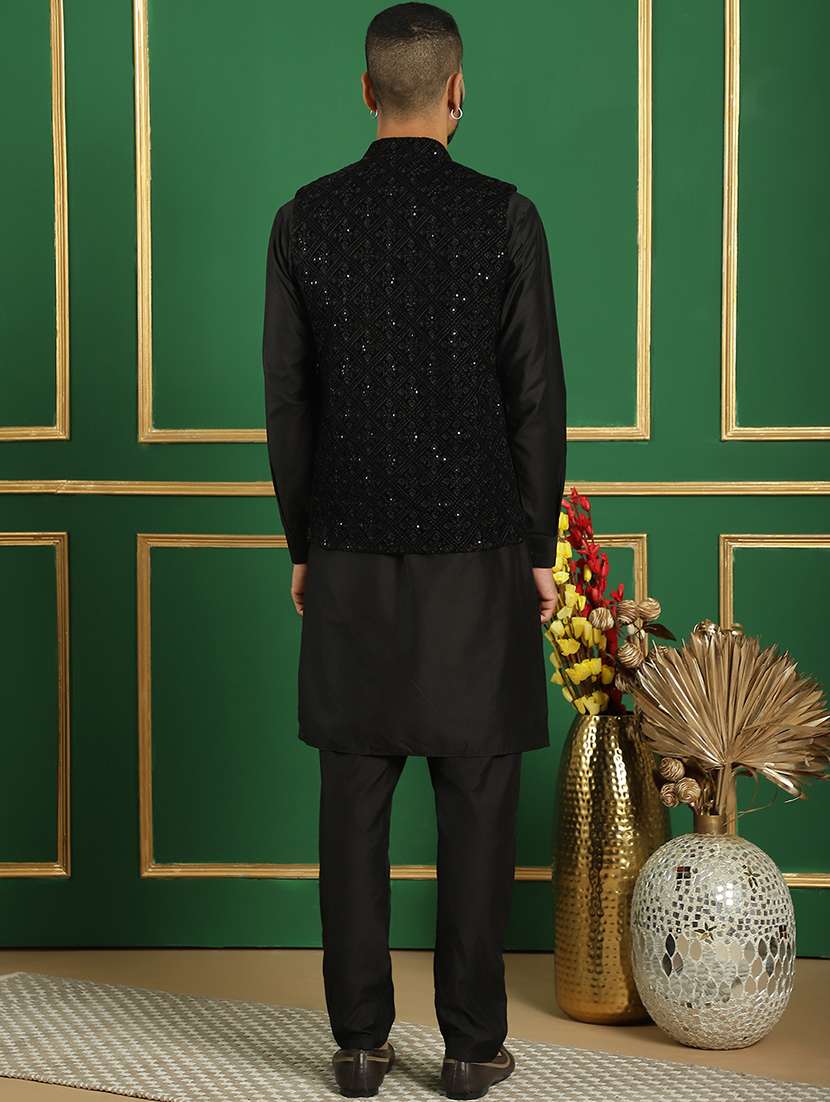 men embroidered kurta pyjama with jacket ethnic wear set - 21505314 -  Standard Image - 4