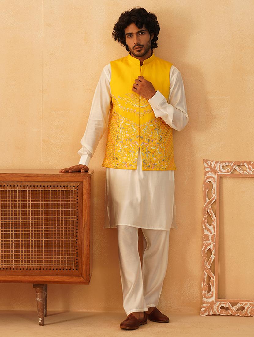 men embroidered kurta pyjama with jacket ethnic wear set - 21505331 - Standard Image - 1