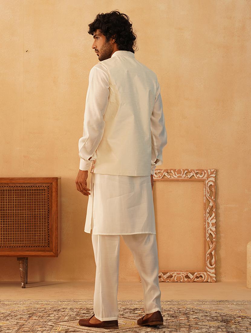men embroidered kurta pyjama with jacket ethnic wear set - 21505335 - Standard Image - 4