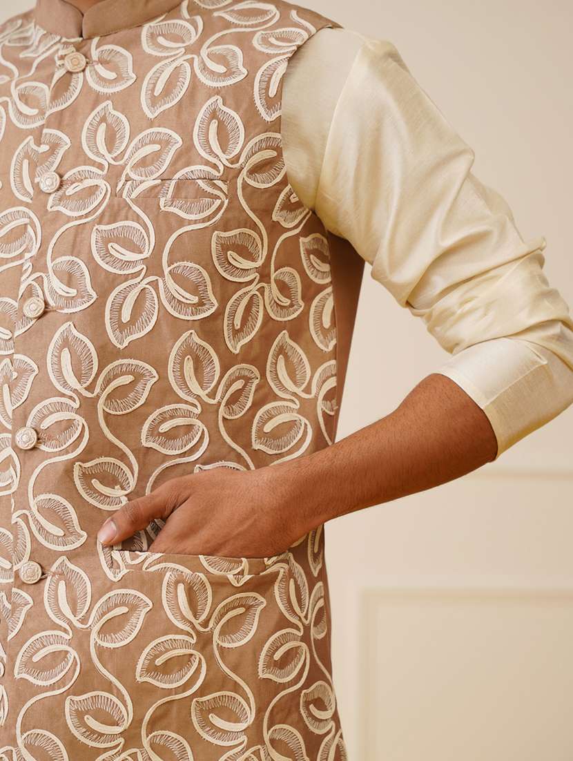 men embroidered kurta pyjama with jacket ethnic wear set - 21505337 -  Standard Image - 4