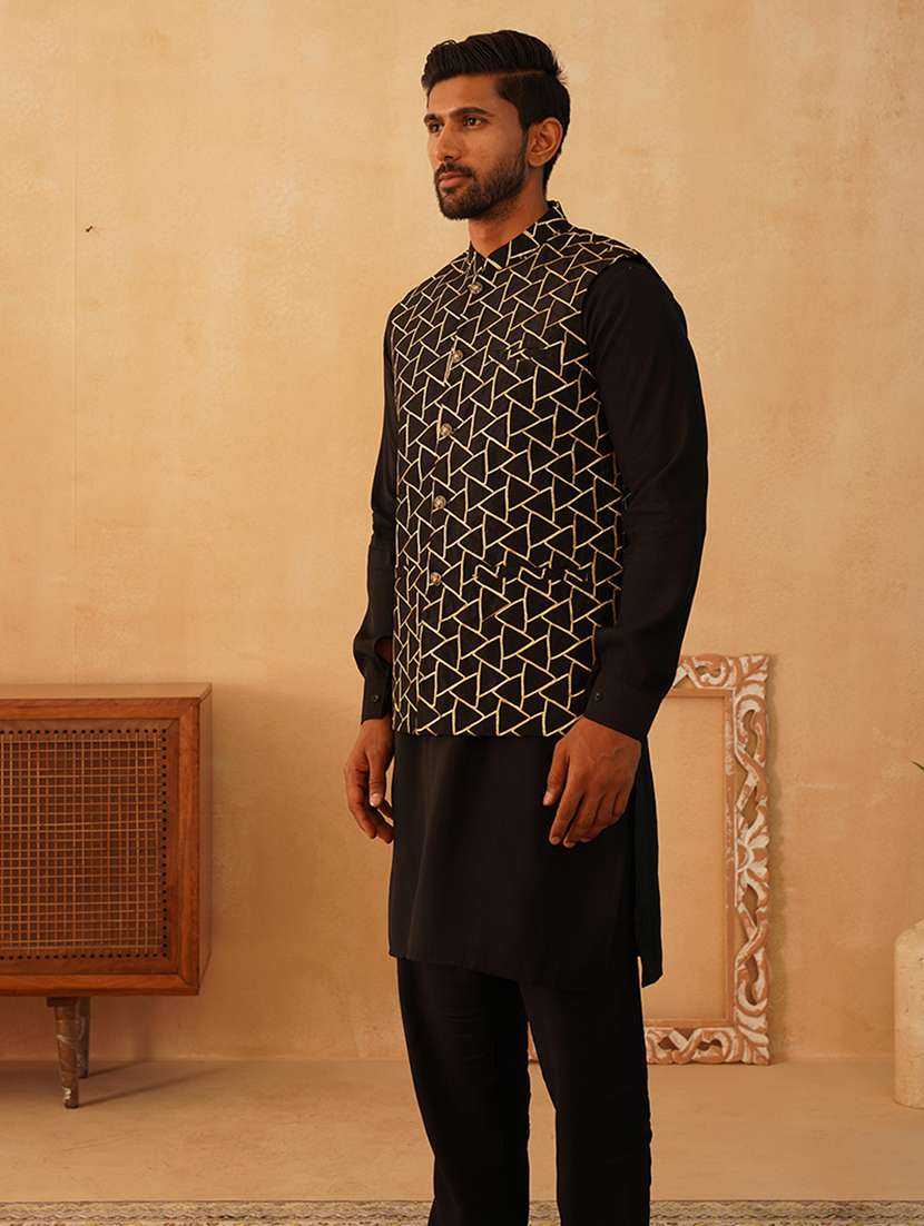 men embroidered kurta pyjama with jacket ethnic wear set - 21505338 - Standard Image - 1