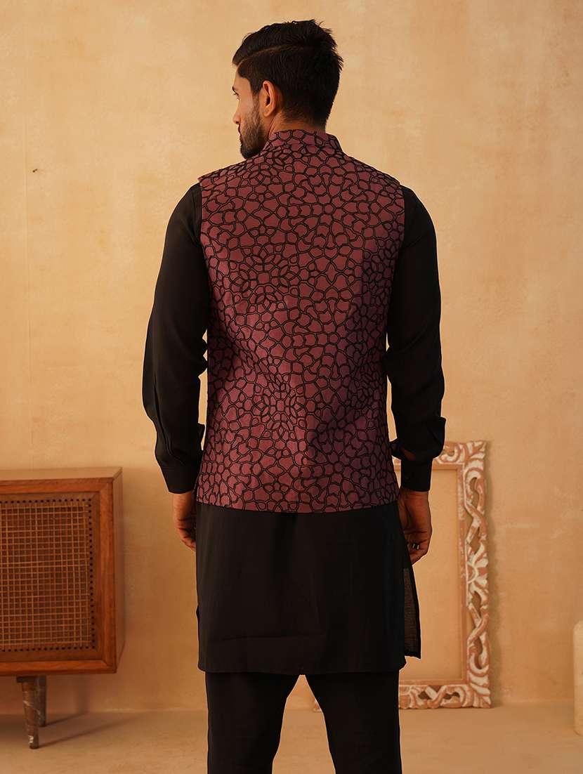 men embroidered kurta pyjama with jacket ethnic wear set - 21505342 - Standard Image - 4