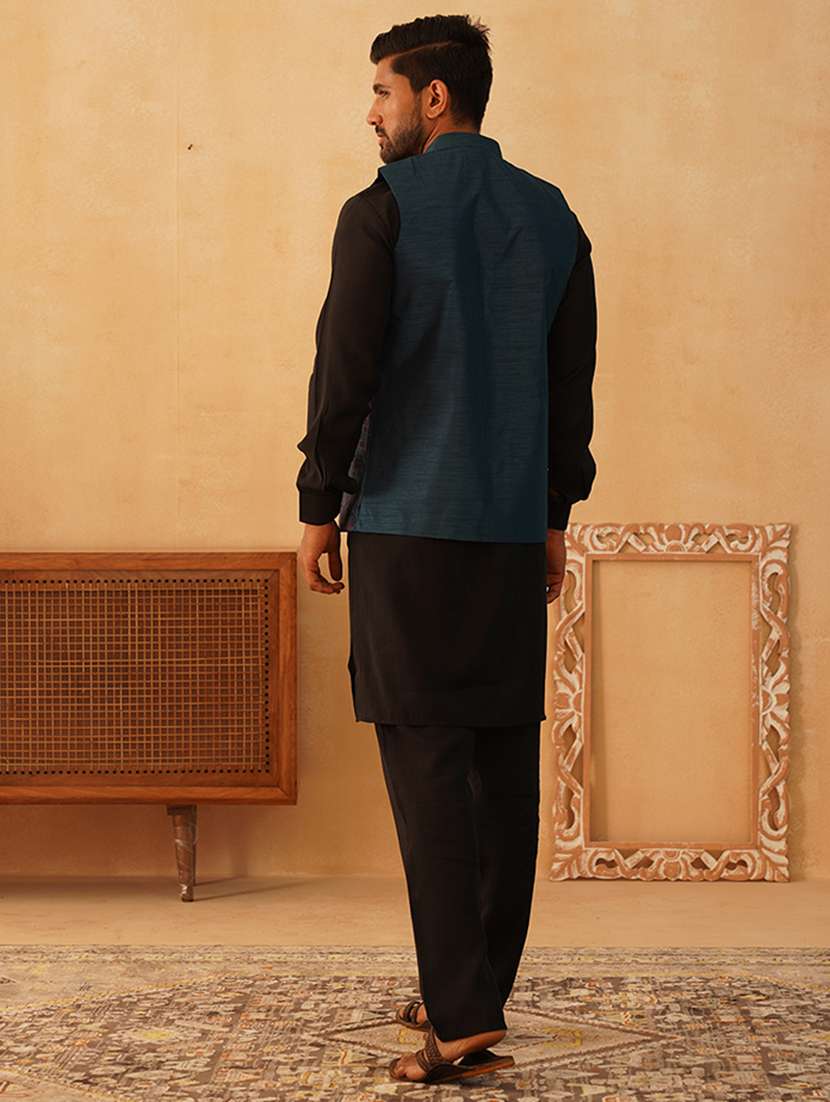 men embroidered kurta pyjama with jacket ethnic wear set - 21505344 - Standard Image - 4
