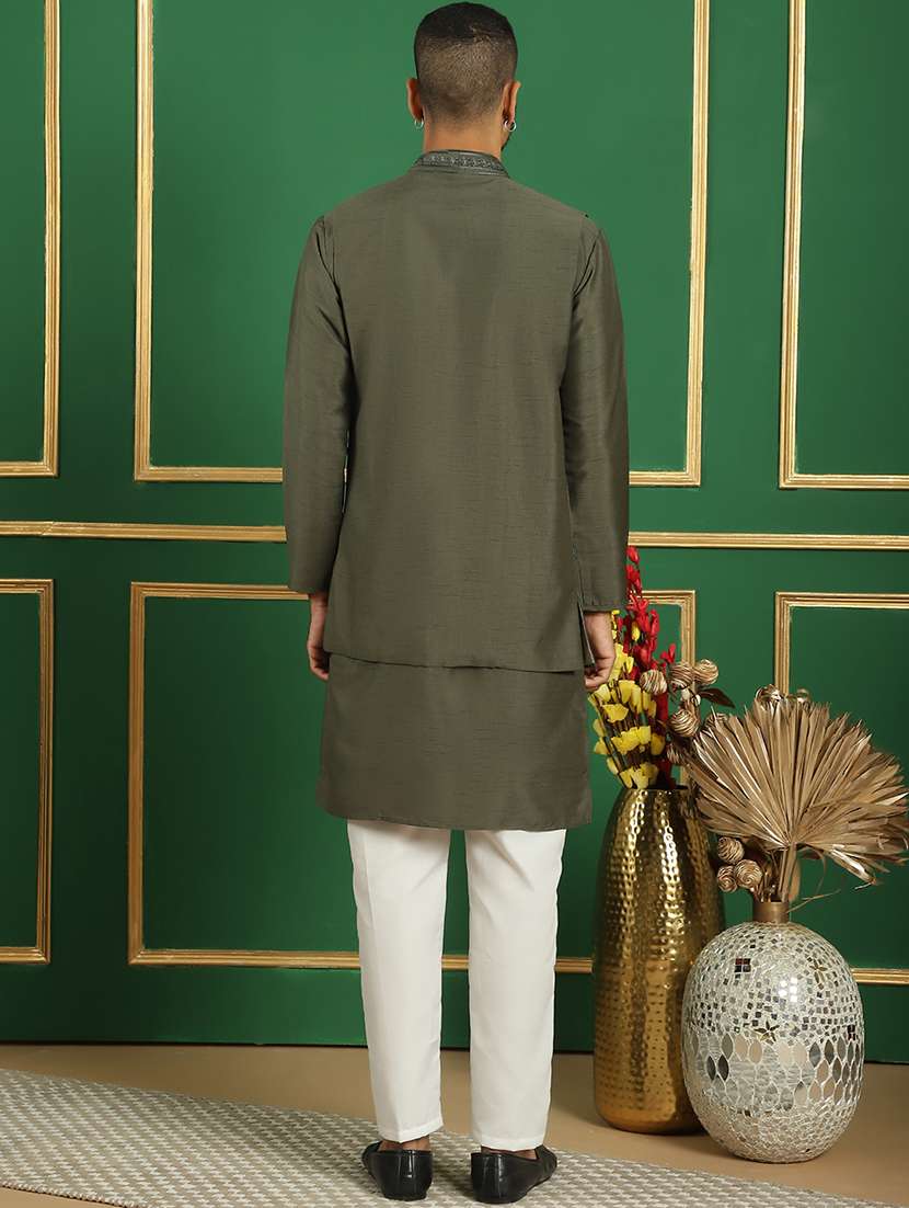 men embroidered kurta pyjama with jacket ethnic wear set - 21505349 - Standard Image - 4