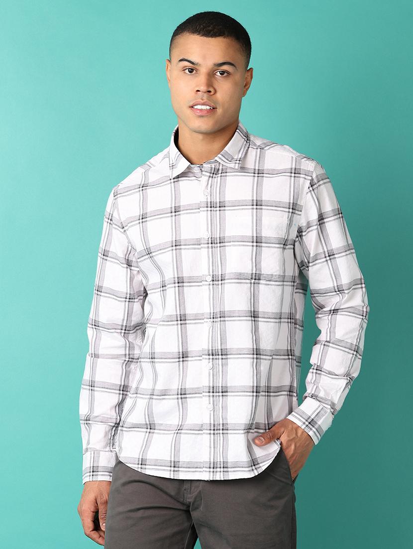 men collared checks casual shirt