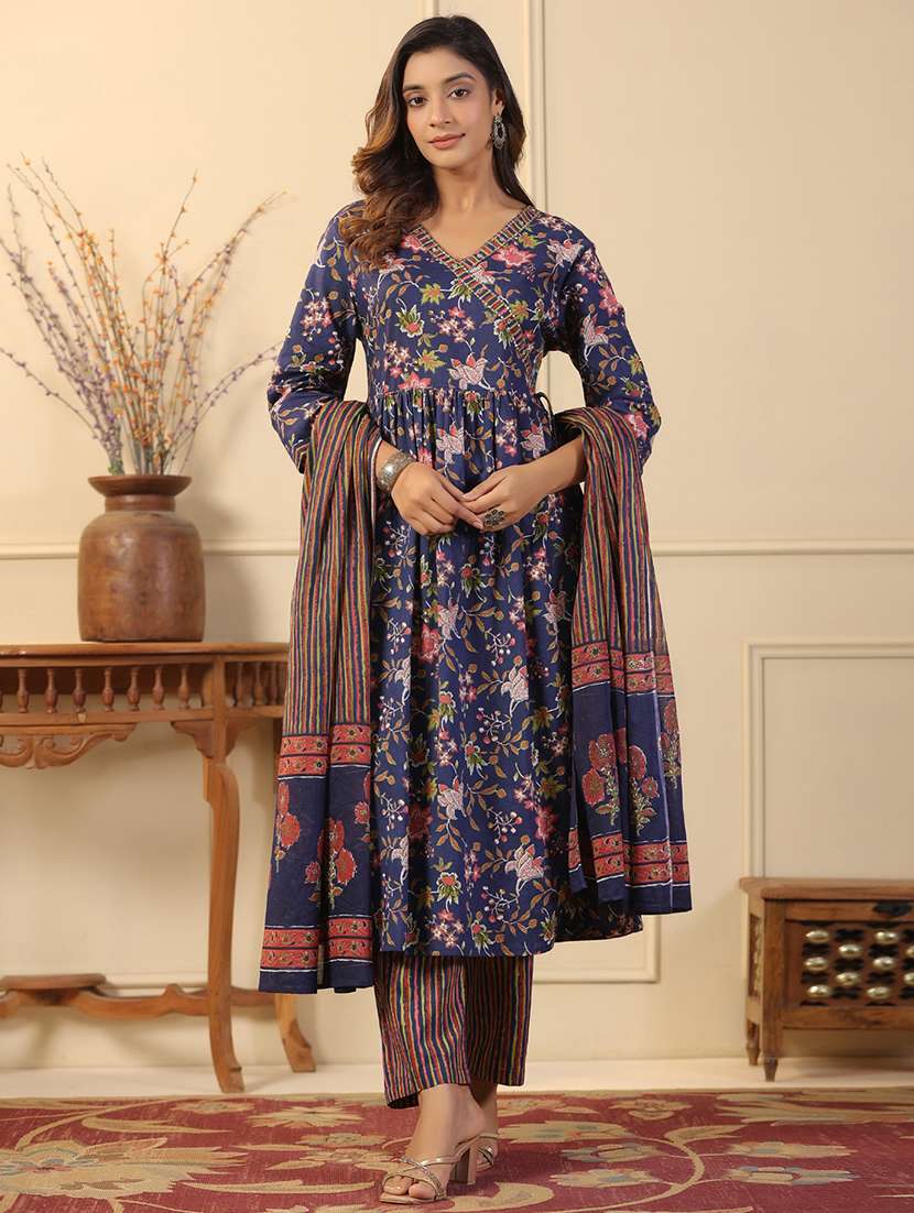 women three quarter sleeve kurta pant with dupatta set