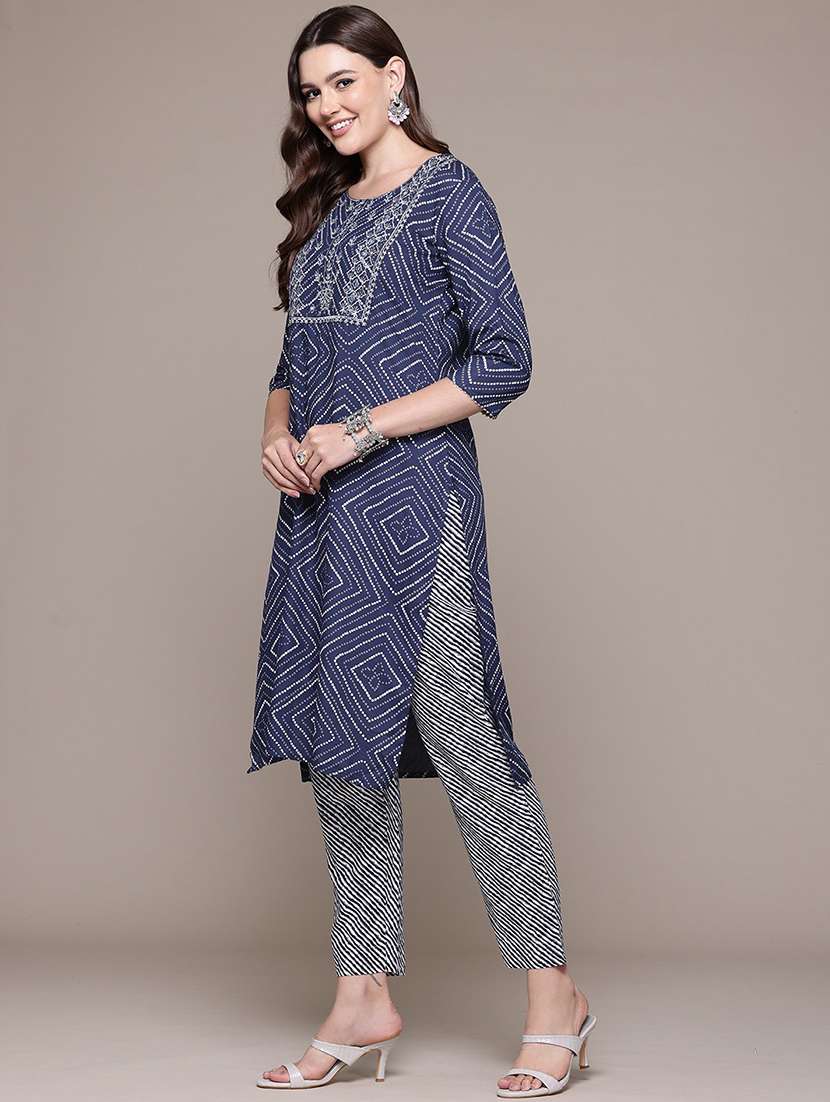 women three quarter sleeve kurta pant with dupatta set - 21510391 -  Standard Image - 1