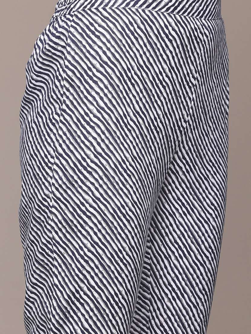 women three quarter sleeve kurta pant with dupatta set - 21510391 -  Standard Image - 4