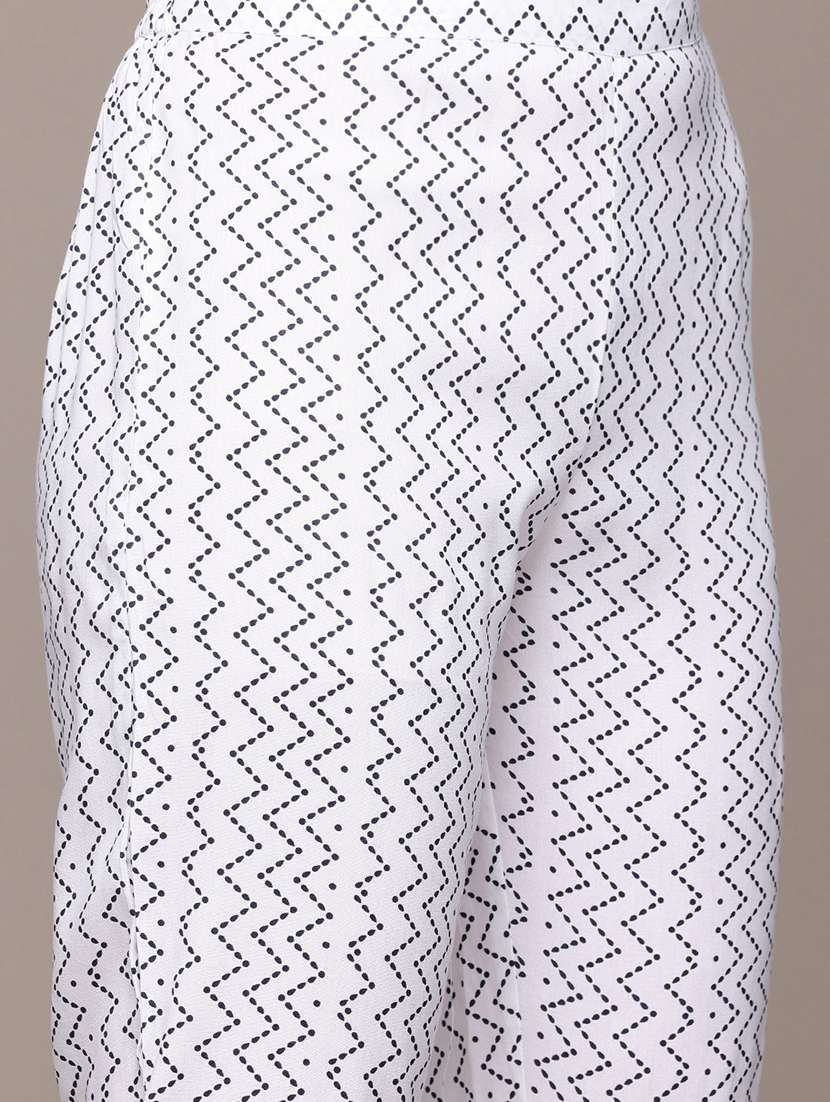 women three quarter sleeve kurta pant with dupatta set - 21510392 -  Standard Image - 4