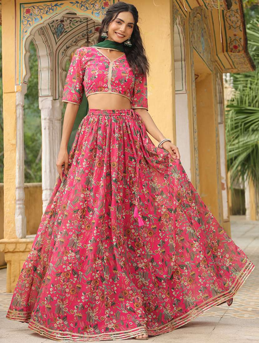women pink flared lehenga