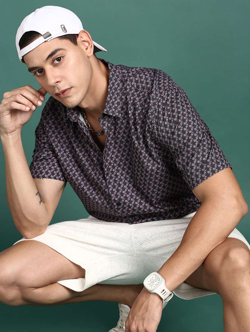 men printed short sleeves casual shirts - 21514426 -  Standard Image - 4